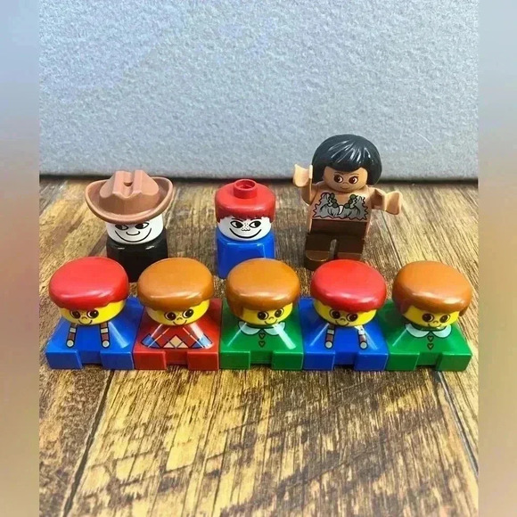 Lego Duplo Vintage Lot of 8 Duplo people , Cowboy, cave woman, school kids - Picture 3 of 3